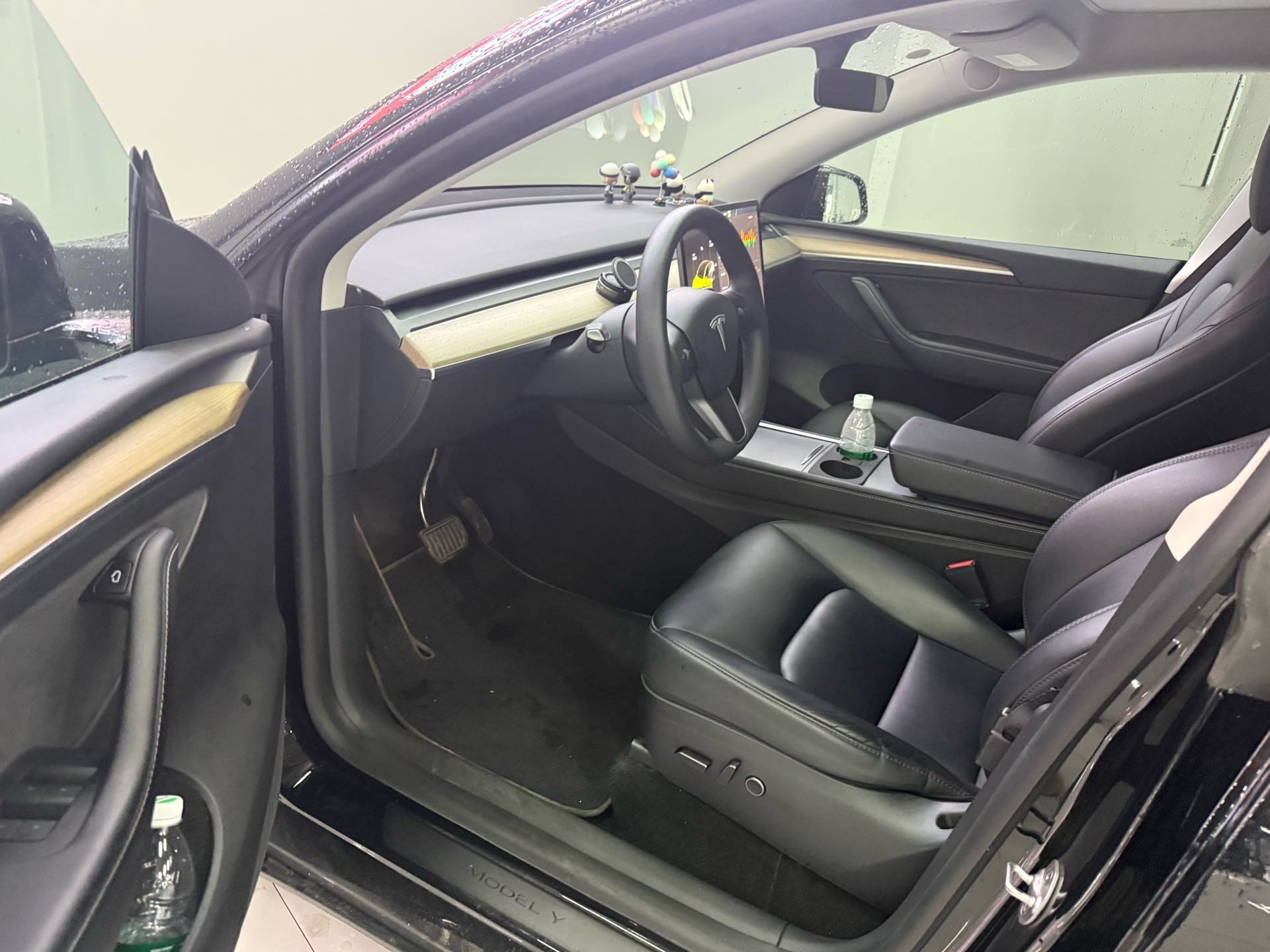 Tesla Model Y 2023 #2 Tesla Model Y 2023 car image #2