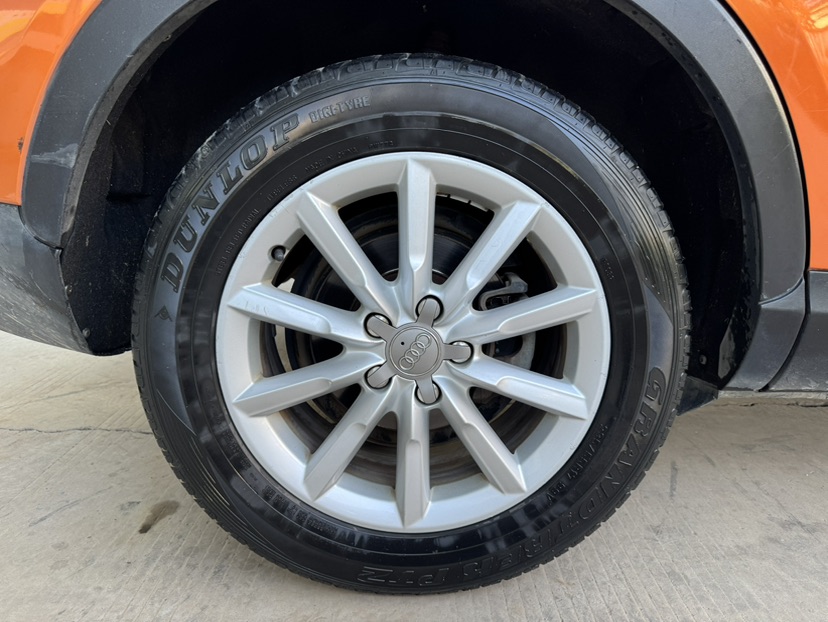 Audi Q3 2017 car image #9