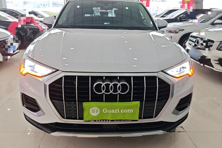 Audi Q3 2021 car image #3