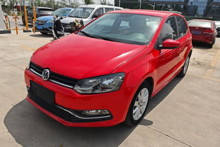 Volkswagen Polo 2014 car image #2