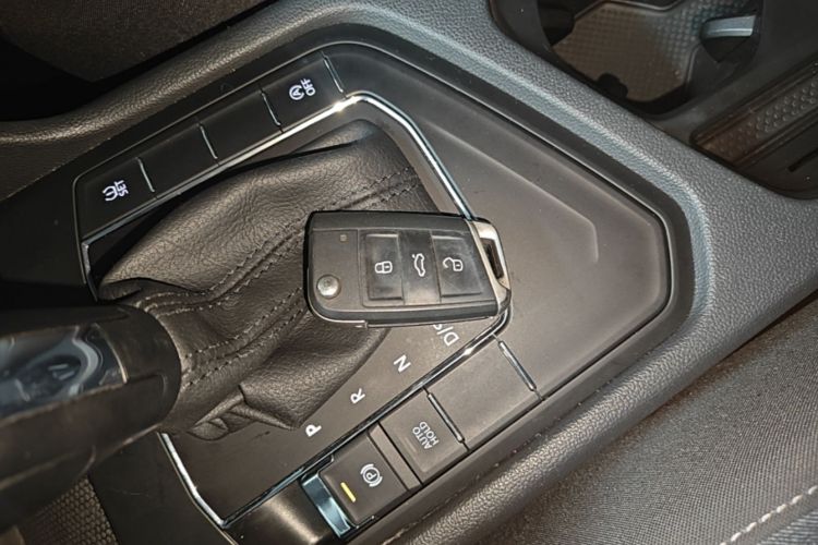Volkswagen Tharu 2020 immagine di auto #9