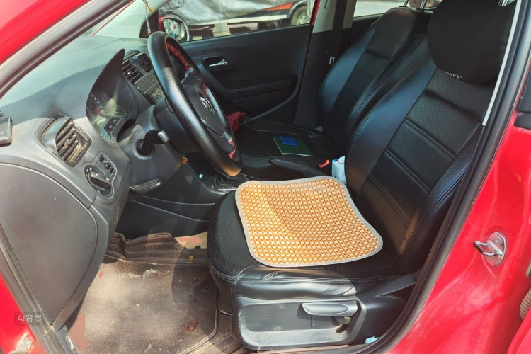 Volkswagen Polo 2016 car image #17