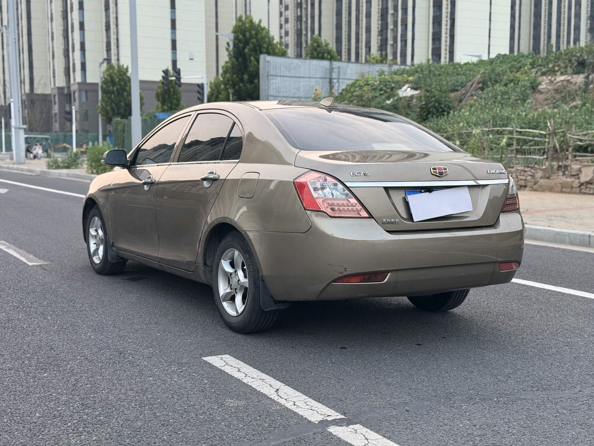 GEELY Emgrand 2014 #9 GEELY Emgrand 2014 car image #9