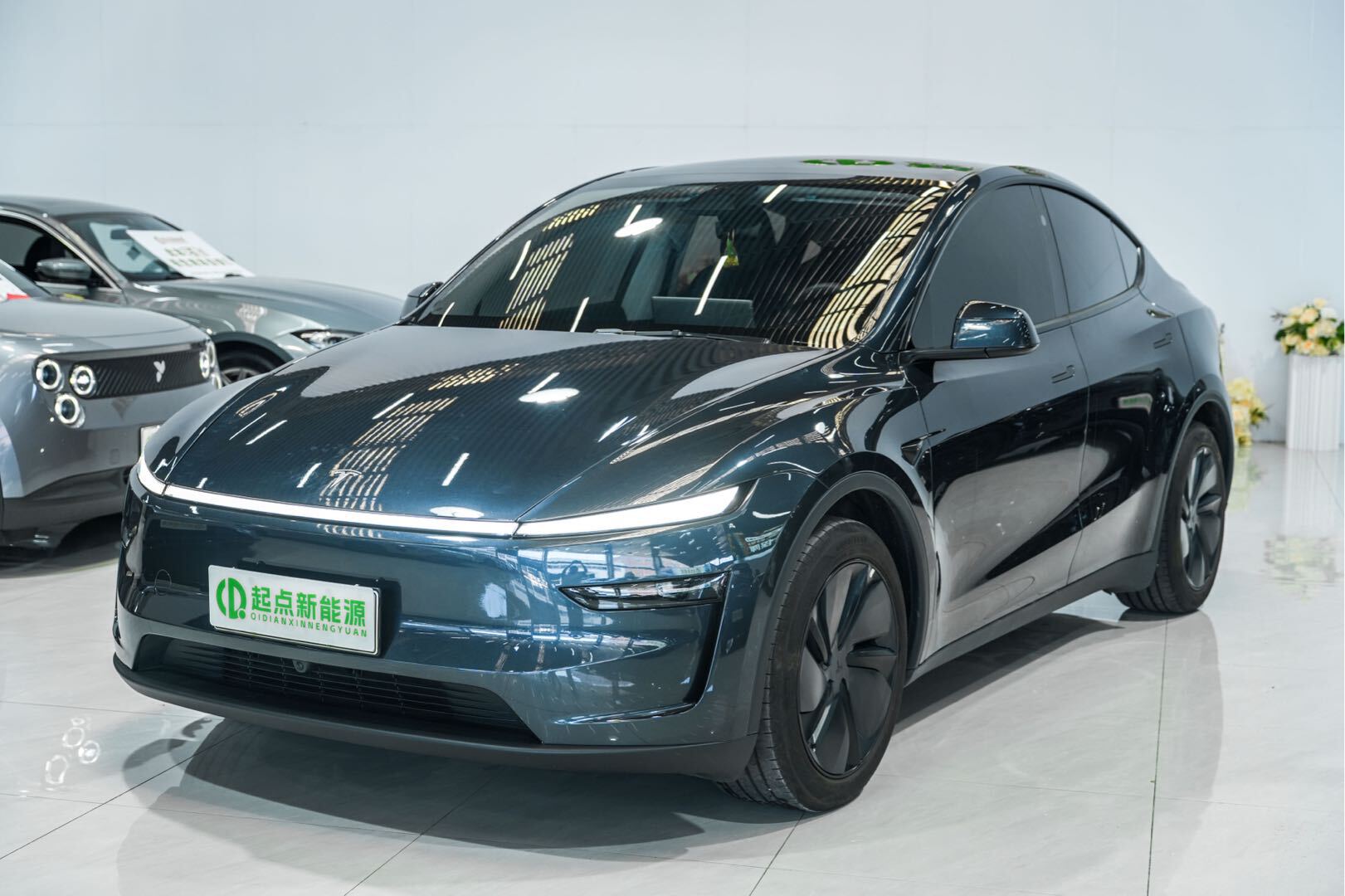 Tesla Model Y 2025 car image 