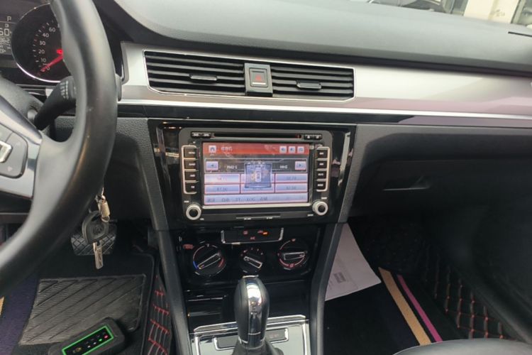 Volkswagen Bora 2018 imagen de coche #13