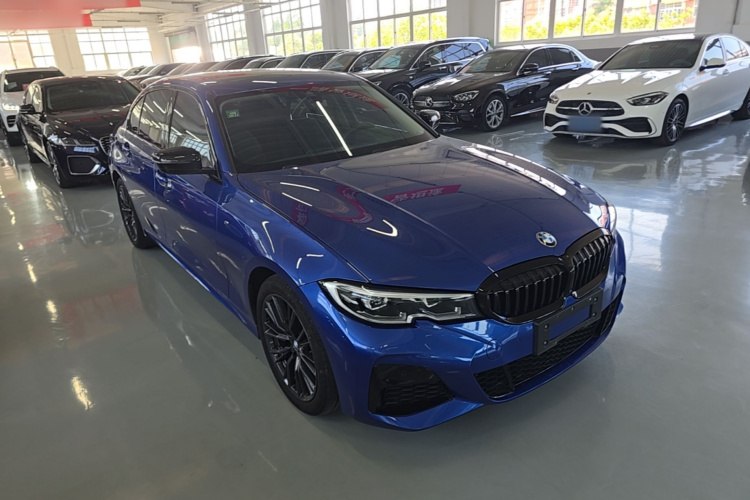BMW 3 Series 2019 #4 BMW 3 Series 2019 car image #4