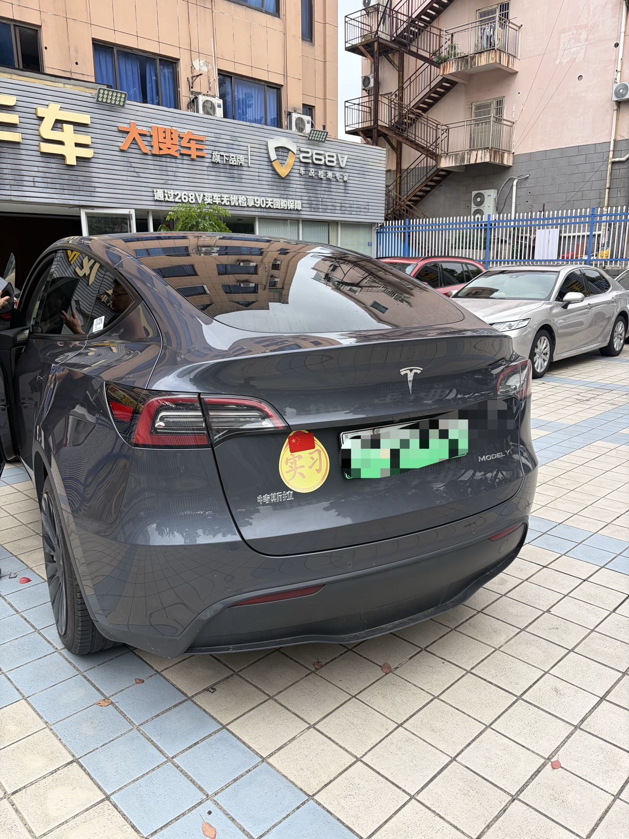 Tesla Model Y 2021 car image #2