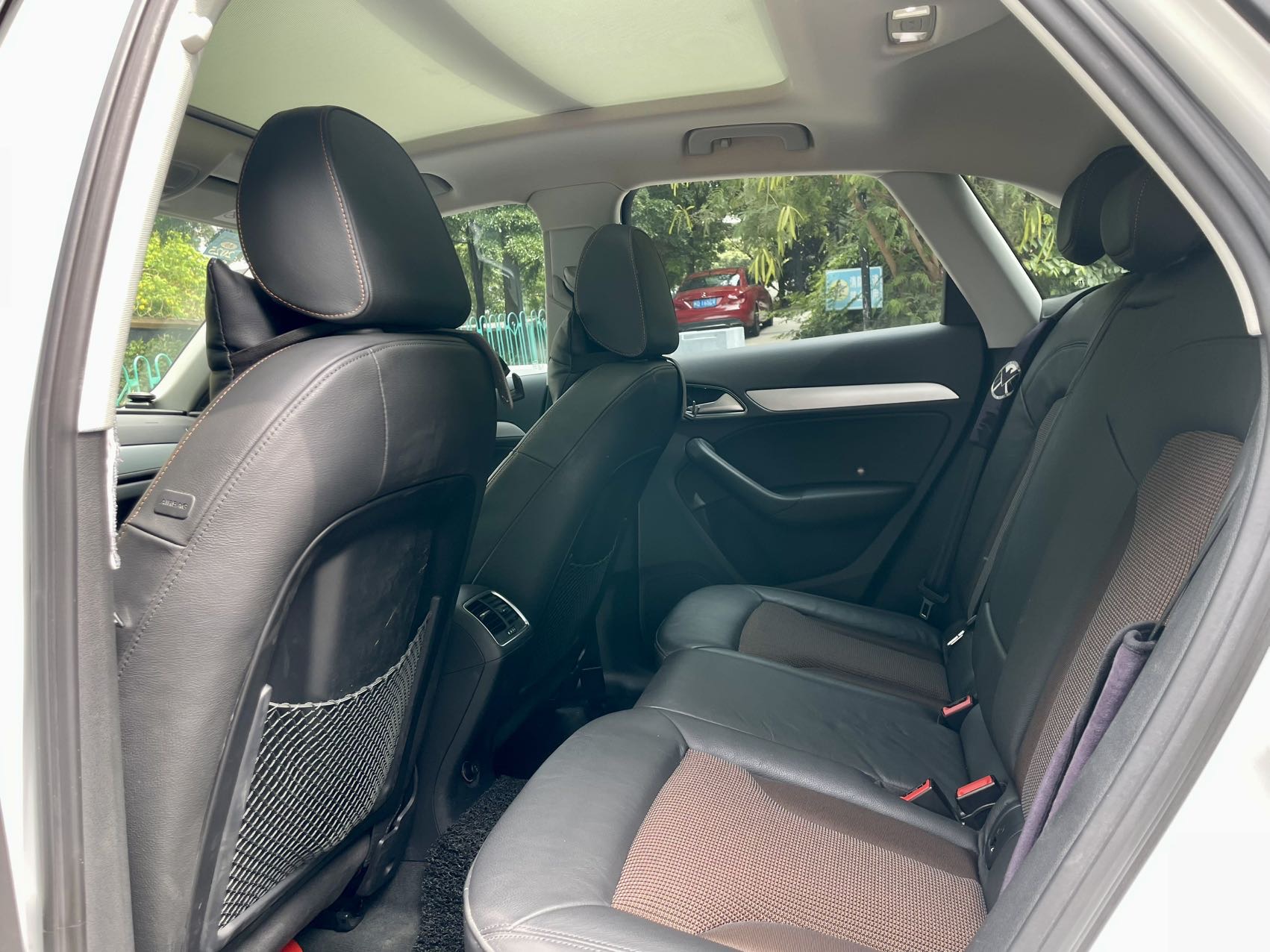 Audi Q3 2017 car image #8