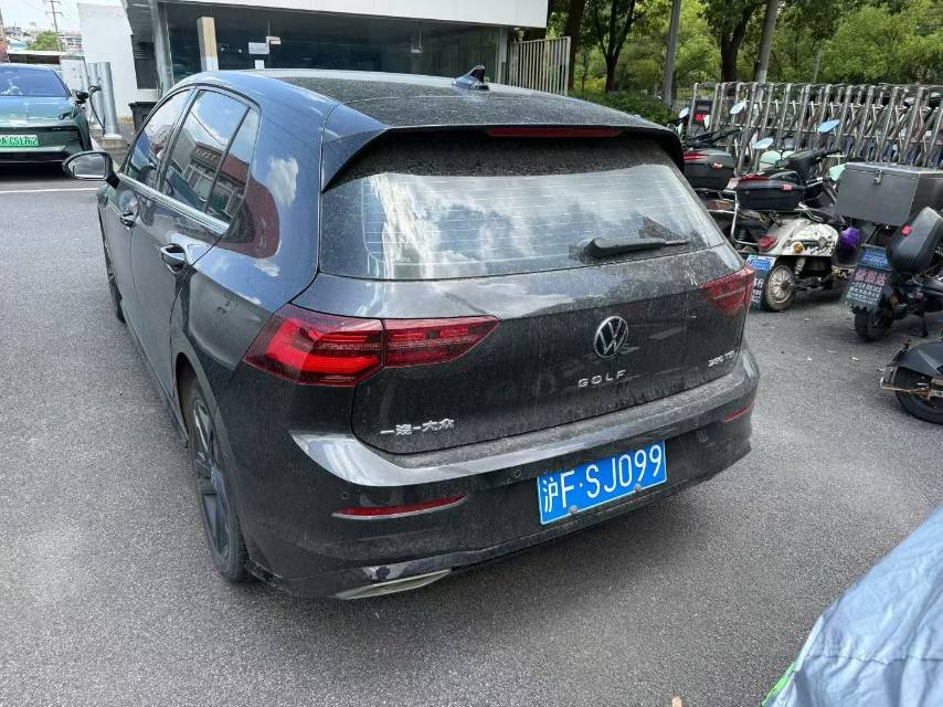 Volkswagen Golf 2021 car image #4