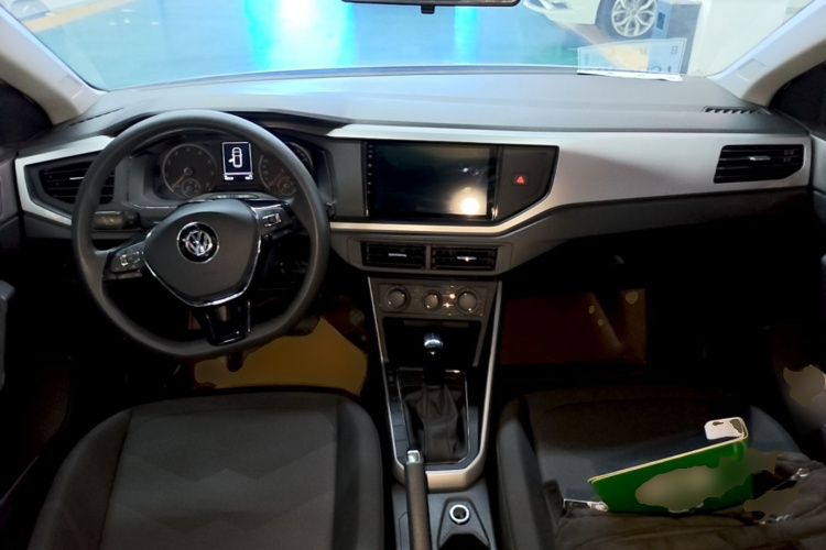 Volkswagen Polo 2020 car image #11