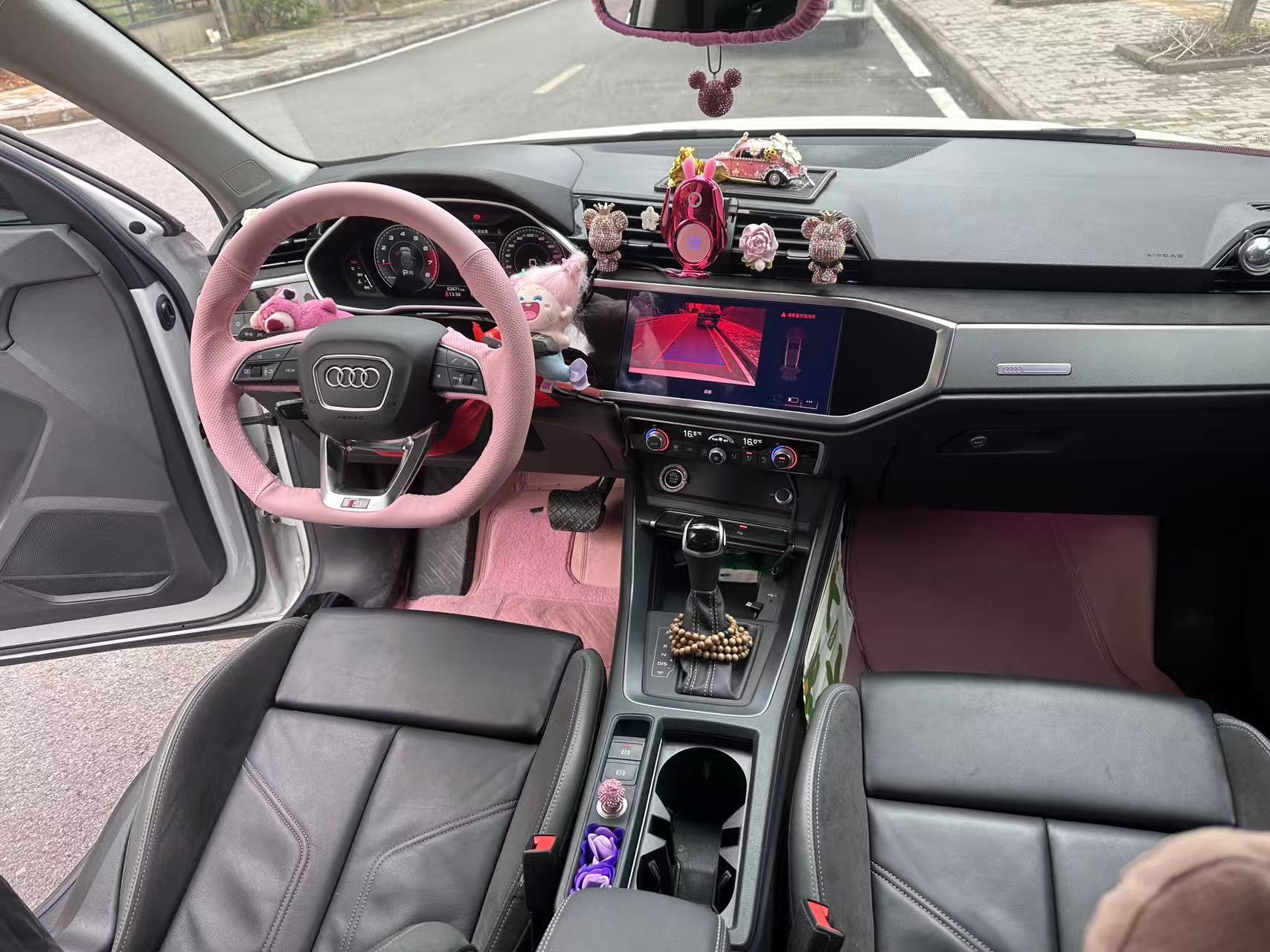 Audi Q3 Sportback 2023 immagine di auto #6