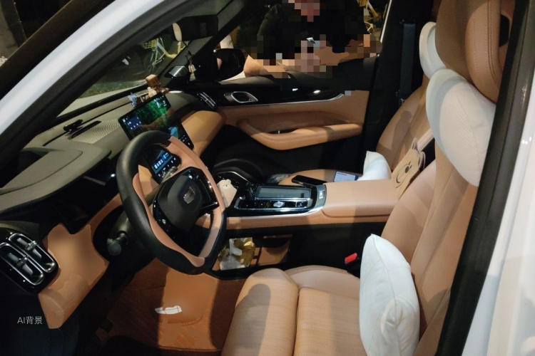 GEELY Boyue L 2025 car image #17
