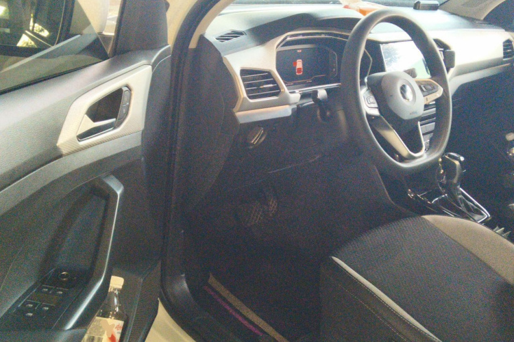 Volkswagen Tacqua 2023 #9 Volkswagen Tacqua 2023 car image #9