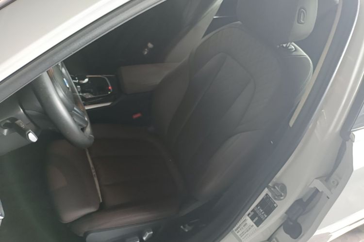 BMW 3 Series 2022 #15 BMW 3 Series 2022 car image #15