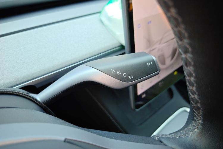 Tesla Model Y 2024 #15 Tesla Model Y 2024 car image #15