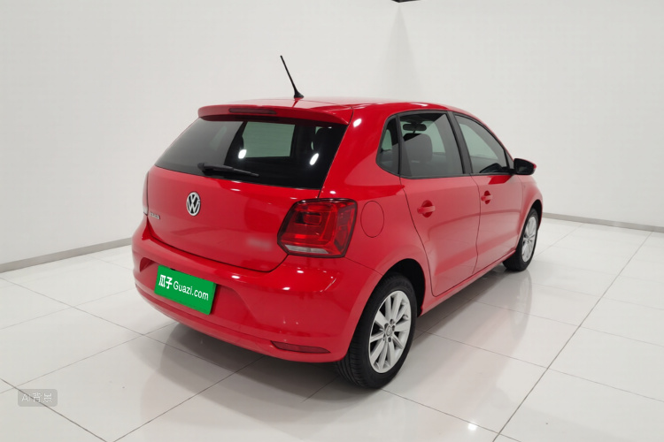Volkswagen Polo 2015 car image #7