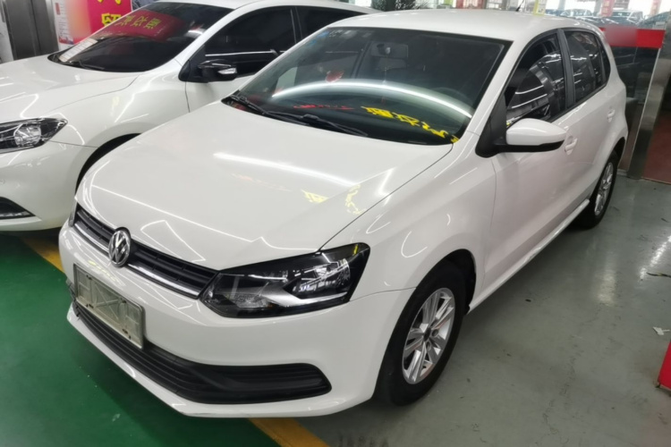 Volkswagen Polo 2018 car image #2