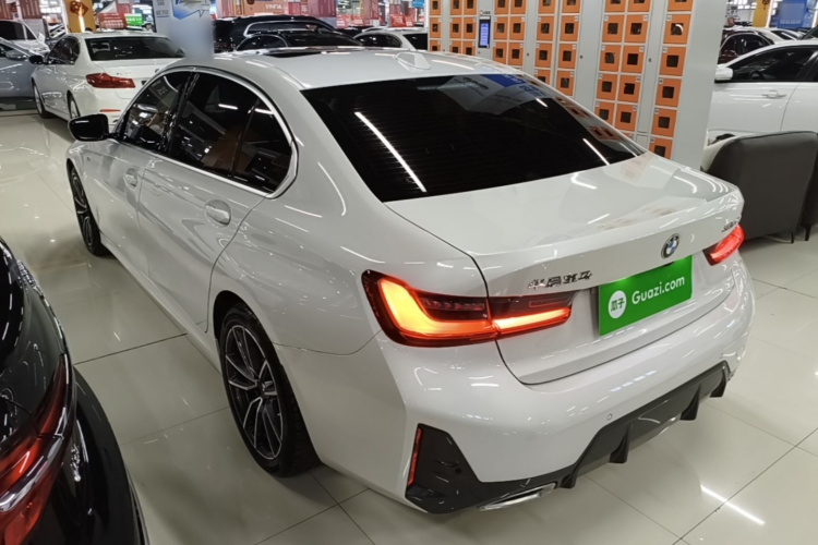 BMW 3 Series 2024 صورة سيارة #7