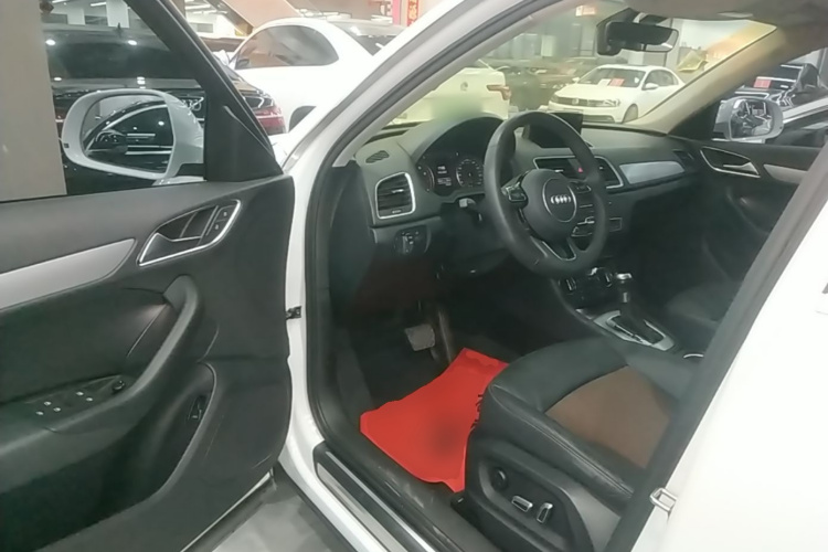 Audi Q3 2018 #16 Audi Q3 2018 car image #16