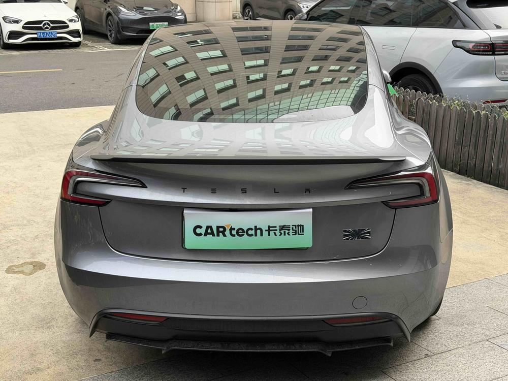 Tesla Model 3 2026 car image #3