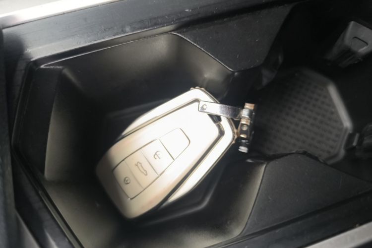 GEELY Vision X6 2021 car image #14