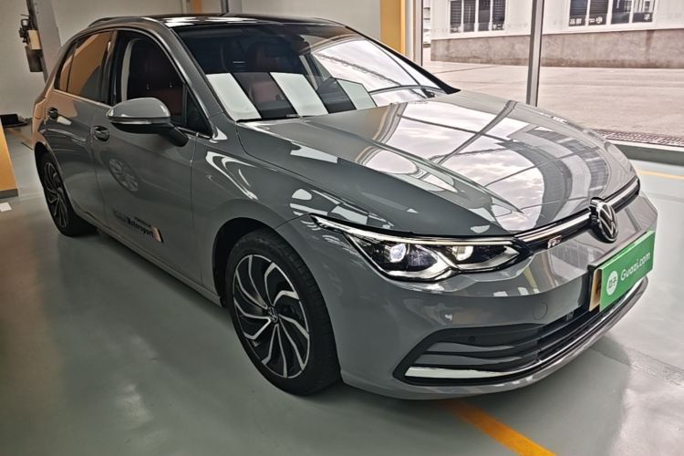 Volkswagen Golf 2023 car image #4