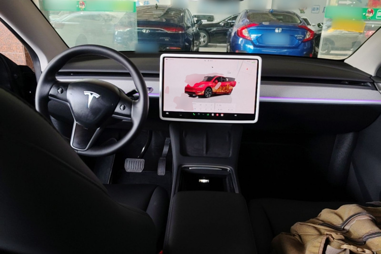 Tesla Model Y 2023 #10 Tesla Model Y 2023 car image #10