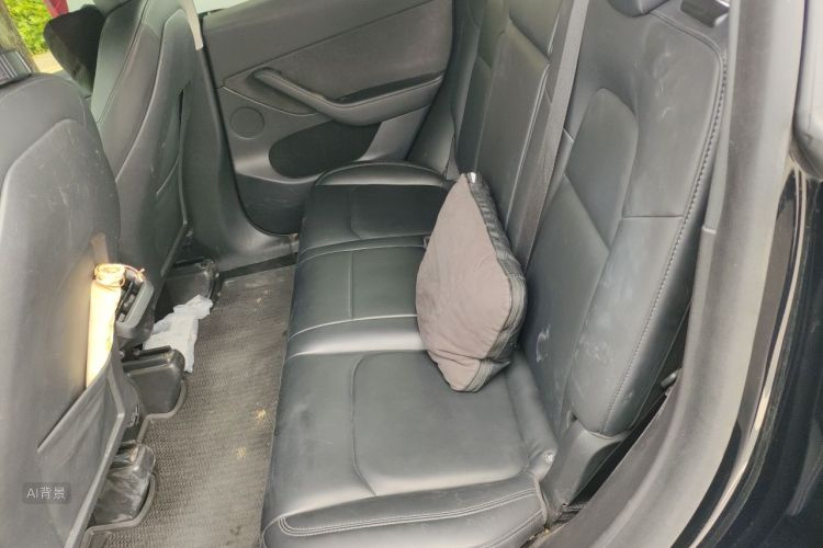 Tesla Model Y 2021 car image #19