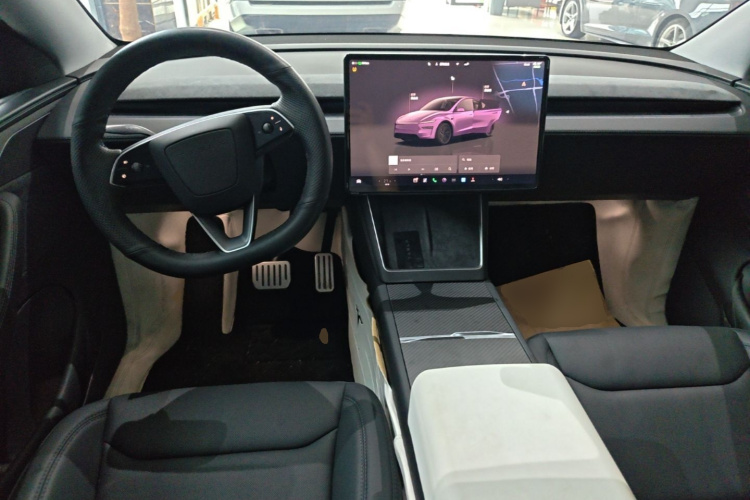 Tesla Model Y 2025 #10 Tesla Model Y 2025 car image #10