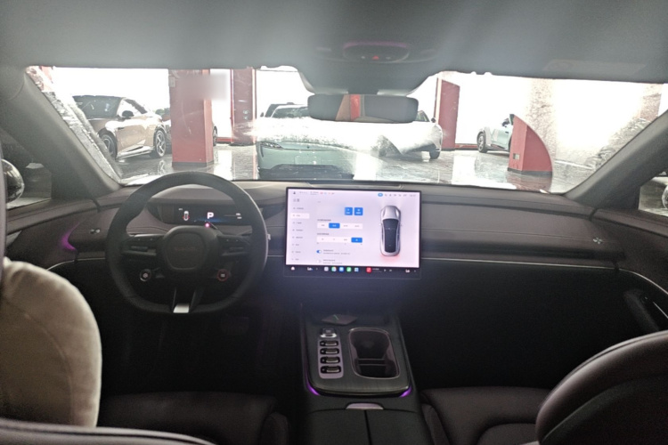 MI SU7 2025 car image #10