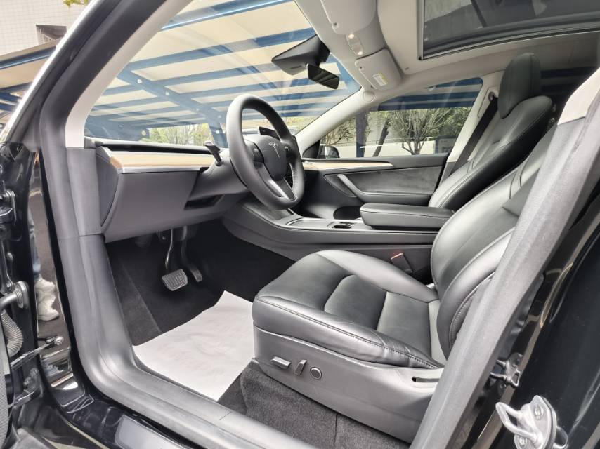 Tesla Model Y 2022 #5 Tesla Model Y 2022 car image #5