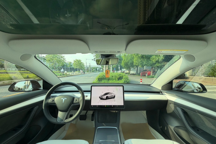 Tesla Model 3 2023 #11 Tesla Model 3 2023 car image #11