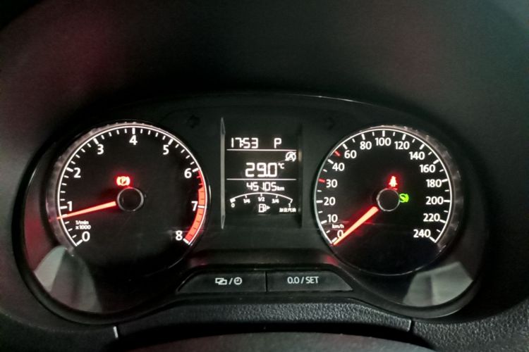 Volkswagen Polo 2018 car image #12