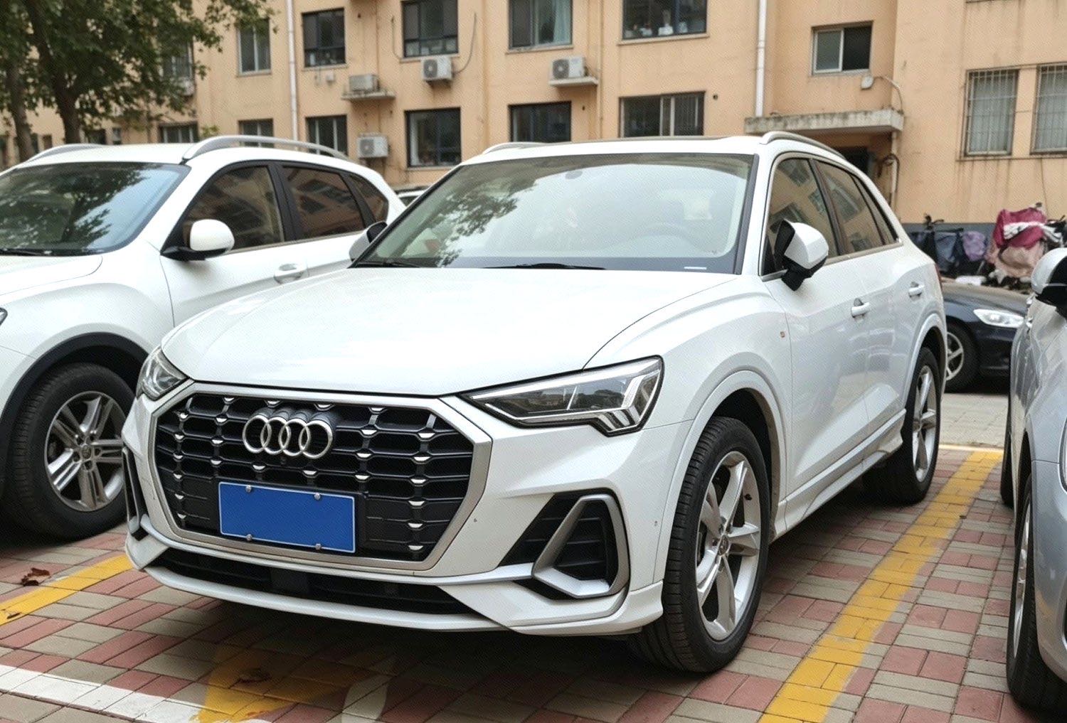 Audi Q3 2022 car image 