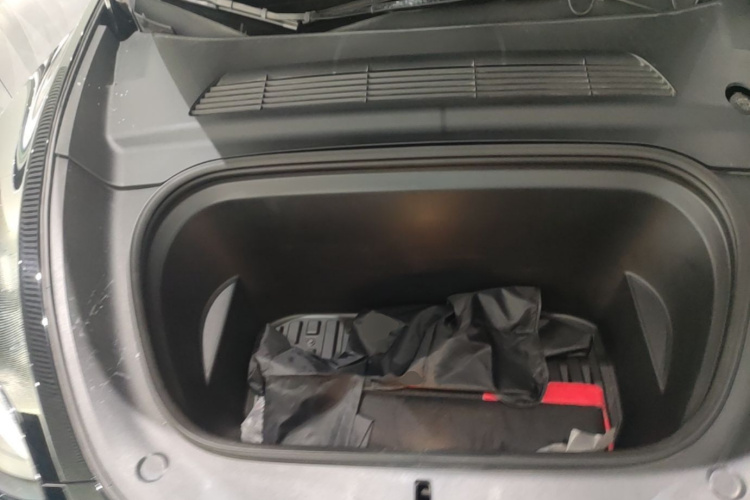Tesla Model Y 2022 #20 Tesla Model Y 2022 car image #20