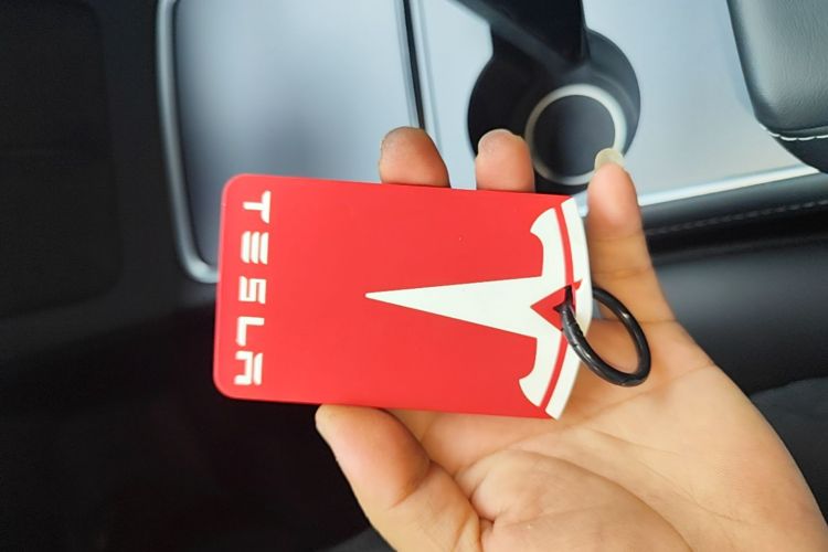 Tesla Model 3 2021 car image #9