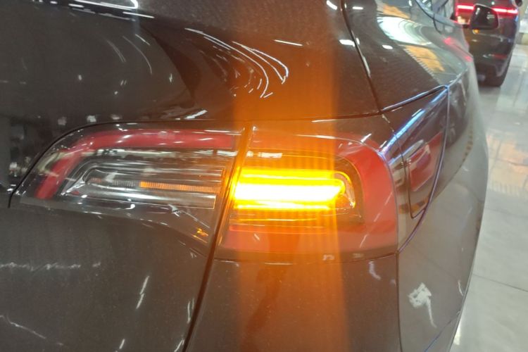 Tesla Model Y 2023 #8 Tesla Model Y 2023 immagine di auto #8