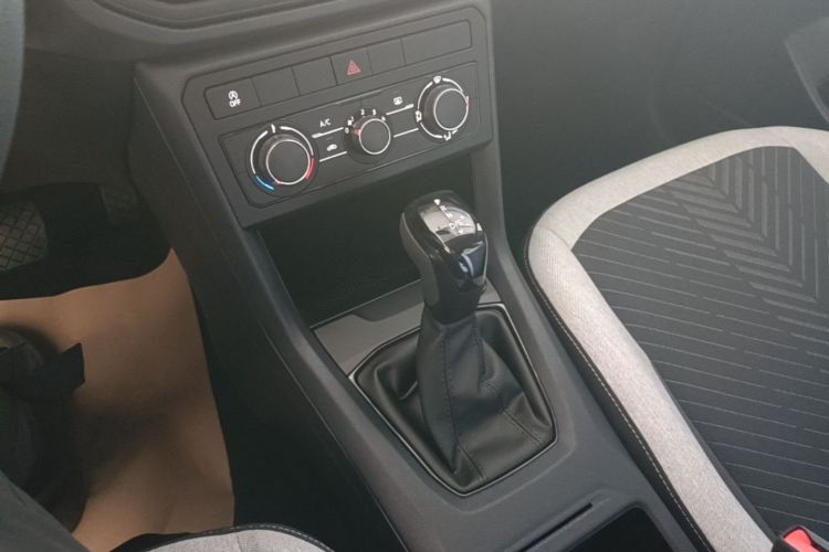 Volkswagen Tharu 2024 car image #14