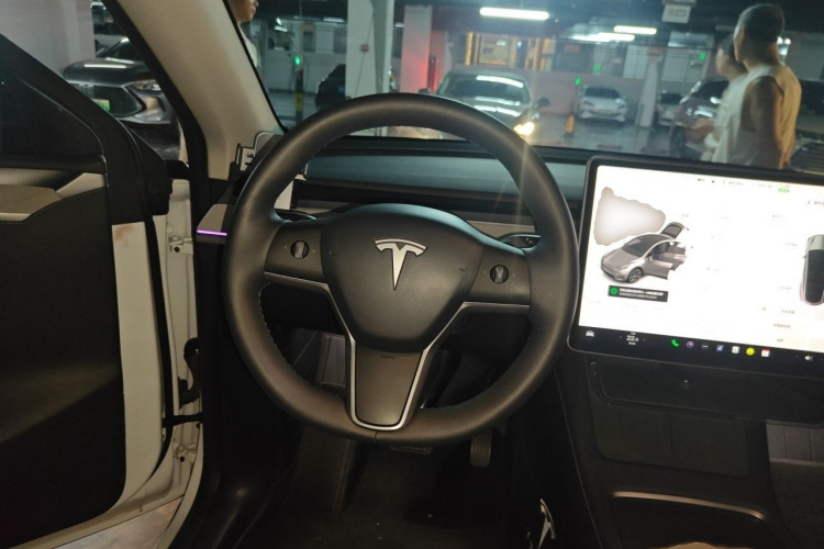 Tesla Model Y 2024 immagine di auto #15