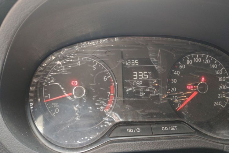 Volkswagen Polo 2016 car image #12