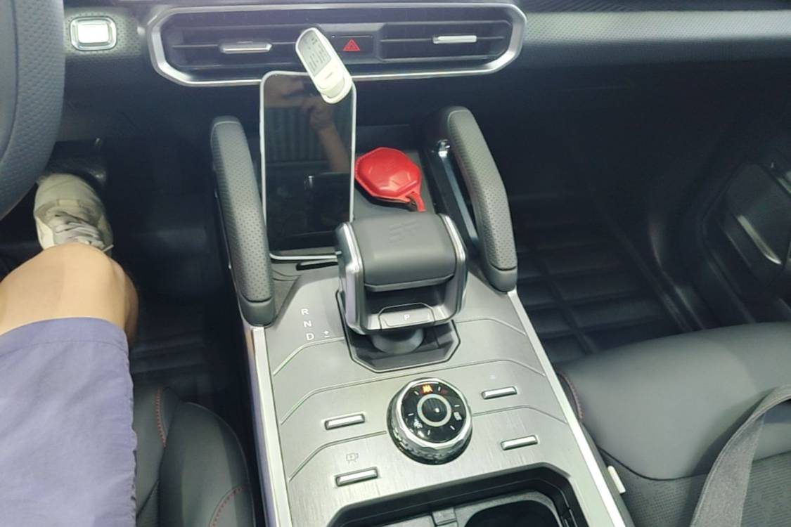 Jetour Traveller 2024 car image #20