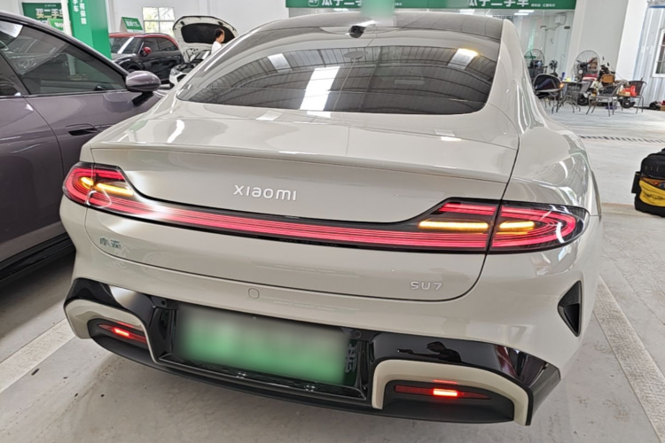 MI SU7 2025 car image #4
