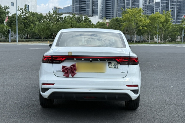 GEELY Emgrand 2023 imagen de coche #6