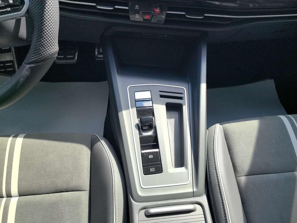 Volkswagen Golf 2022 car image #18
