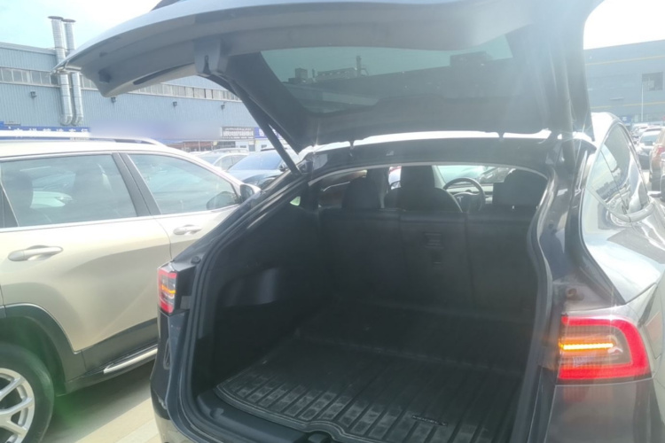Tesla Model Y 2022 #19 Tesla Model Y 2022 car image #19