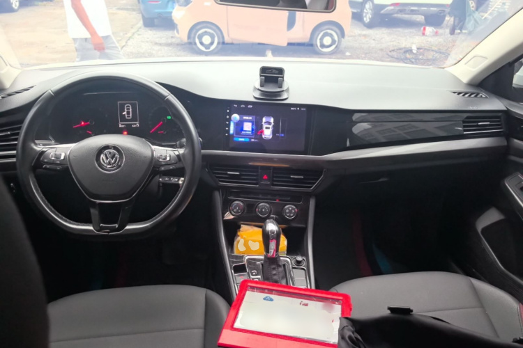 Volkswagen Bora 2018 car image #10
