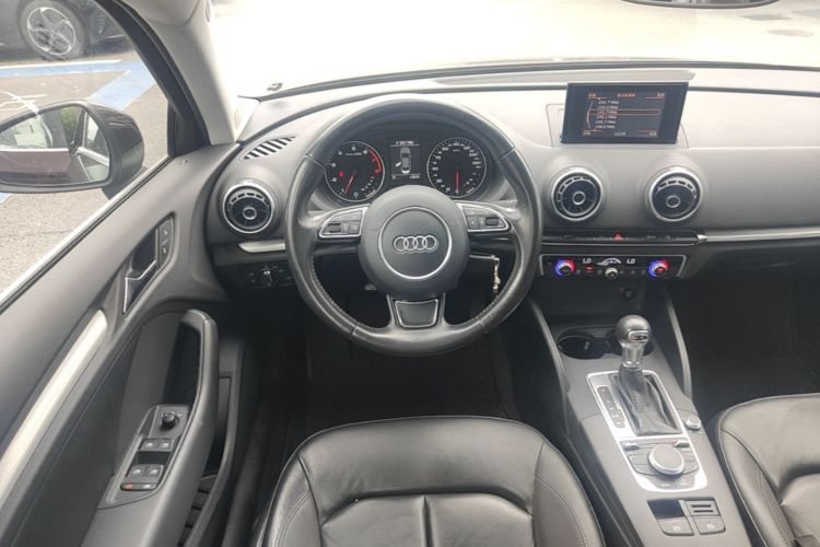 Audi A3 2015 car image #12