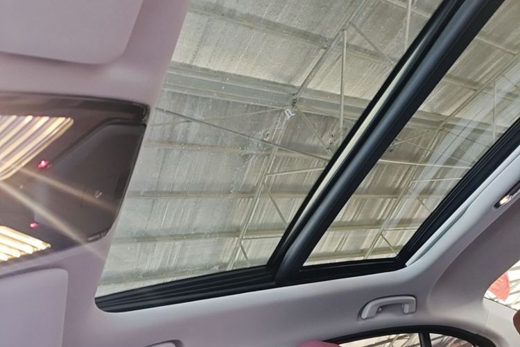 BMW 3 Series 2023 car image #18