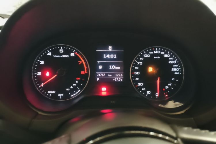 Audi A3 2018 car image #12