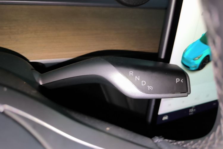 Tesla Model Y 2021 #14 Tesla Model Y 2021 car image #14
